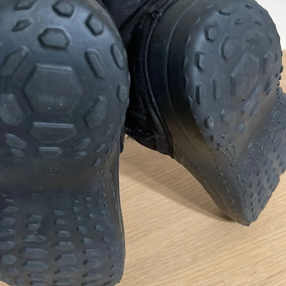 Black Faux Fur Winter Bloots size size 9 - Picture 8 of 16